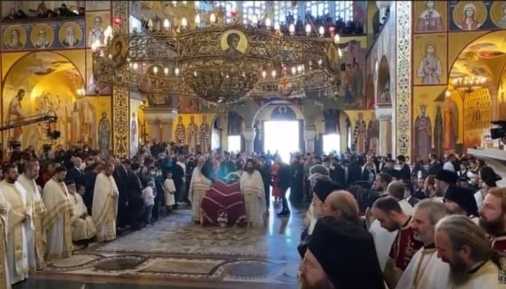 Заупокойное богослужение в храме Воскресения Христова в Подгорице. Фото: скриншот/youtube.com/Острог Тв Студио