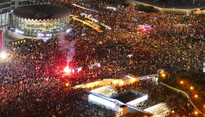 Акція протесту у Варшаві проти заборони на аборти. Фото: news.sky.com