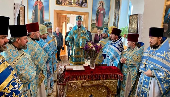 Чин освячення та літургію очолив єпископ Сергій (Аніцой). Фото: facebook.com/Єпископ Сергій