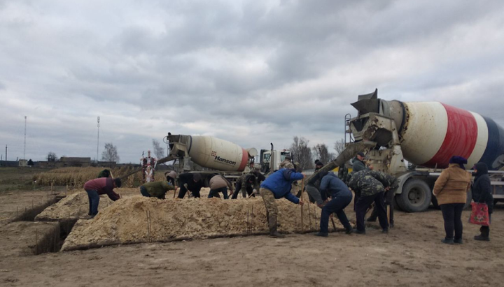 Участь в будівництві взяли понад 100 жителів Поліського. Фото: СПЖ