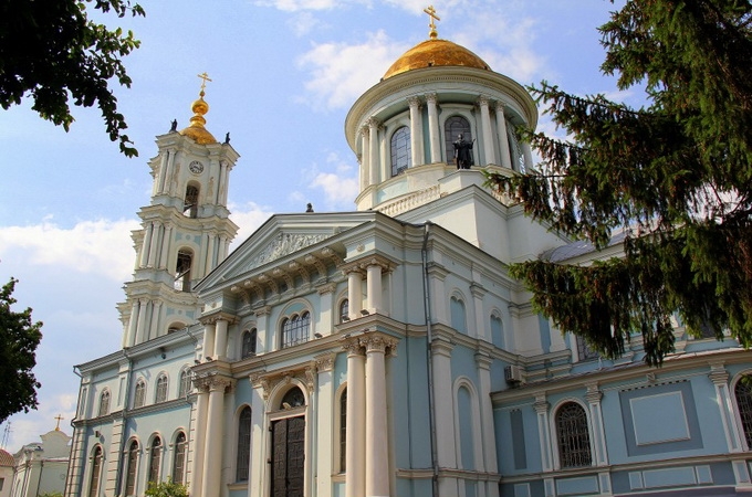 Сумчани піднесли молитви за постраждалих від злочинних нападів парафіян УПЦ