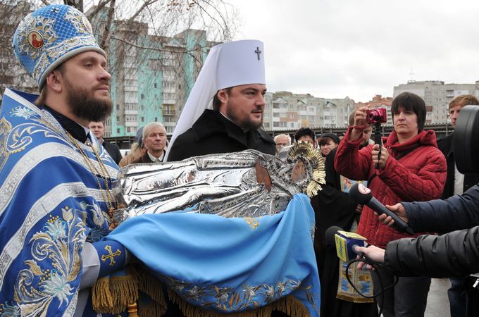 Плащаниця Пресвятої Богородиці прибула до Луцька (ВІДЕО)