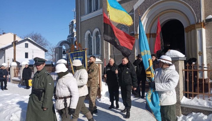 Прощання з ветераном СС «Галичина» Іваном Фіалкою. Фото: pbs.twimg.com