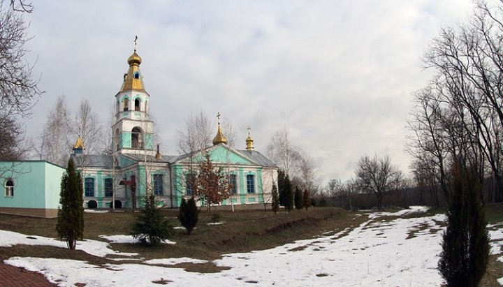 Свято-Онуфріївський чоловічий монастир Черкаської єпархії УПЦ. Фото: cherkasy.church.ua