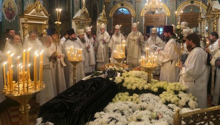 Отпевание настоятельницы Кременецкого Богоявленского монастыря УПЦ. Фото: news.church.ua