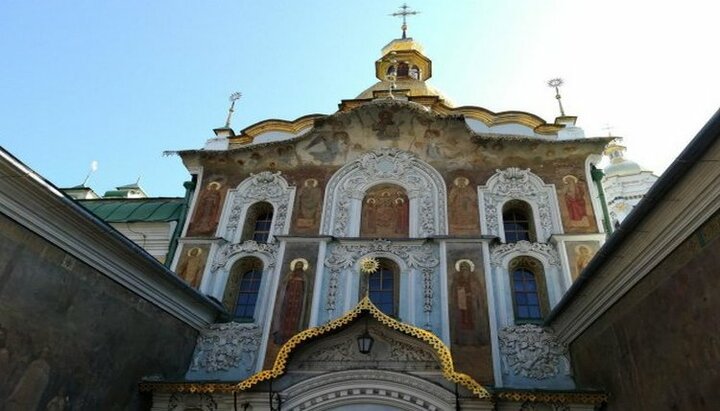 У верхній частині Лаври закрили на карантин Троїцьку церкву та дзвіницю