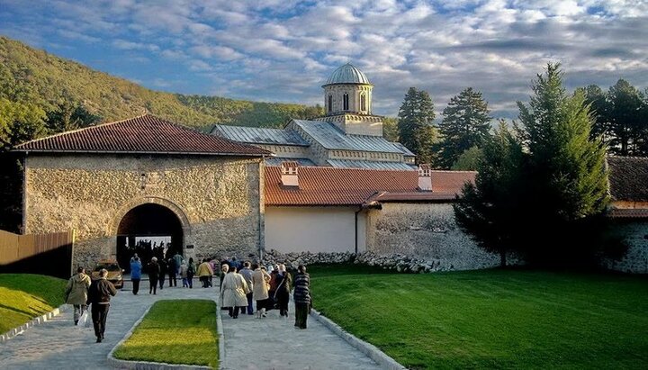 Сербський монастир Високі Дечани в Косово – один з найбільш вразливих в списку об’єктів культурної спадщини. Фото: pulserbia.ru