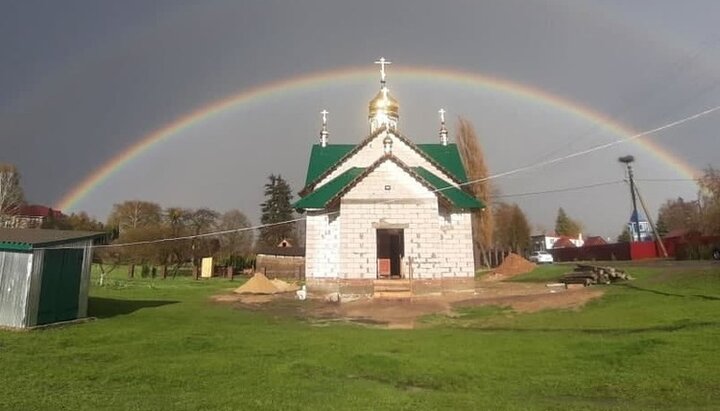 Новий храм громади УПЦ села Несвіч. Фото: Facebook-сторінка О. Миколи Ковальчука