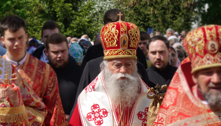 Митрополит Ловчанський Гавриїл (Динев) на хресній ході в Мгарському монастирі УПЦ. Фото: pravoslavie.poltava.ua