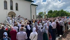 У Гніздичному освятили храм УПЦ, побудований замість захопленого ПЦУ