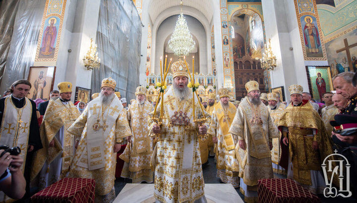 Святкове богослужіння в Свято-Покровському соборі УПЦ Запоріжжя. Фото: news.church.ua