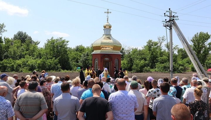 Каплиця в честь святого великомученика Георгія Побідоносця в селі Підвисоке Кіровоградської області. Фото: сторінка Кіровоградської єпархії УПЦ в Facebook.