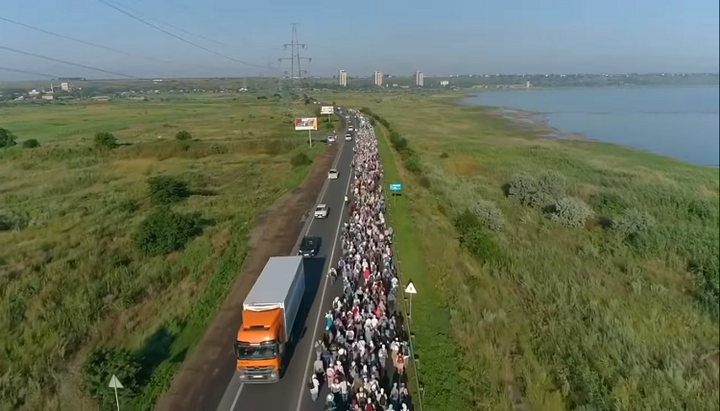 Крестный ход в Одесской епархии УПЦ. Фото: скриншот видео со страницы епархии в Facebook.