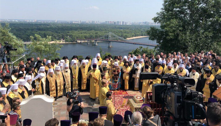 Ієрархи УПЦ на Володимирській гірці. Фото: СПЖ