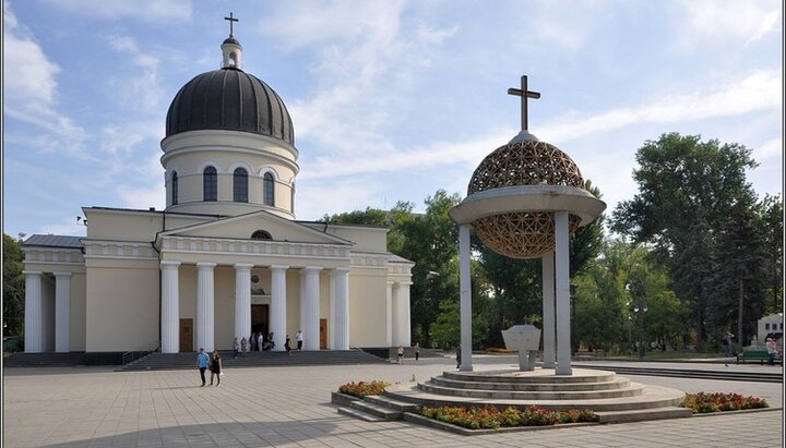 Кафедральный собор Рождества Христова в Кишиневе. Фото: sobory.ru