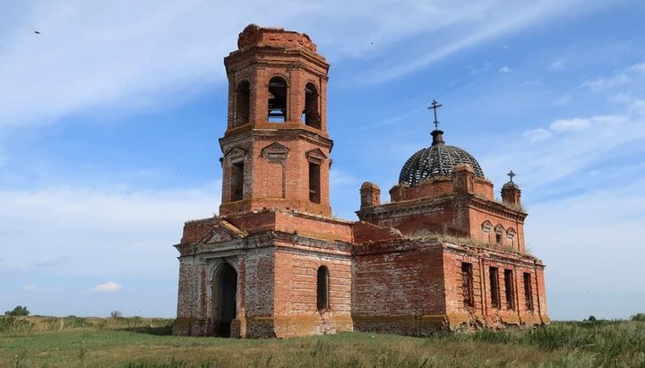 В двух храмах Татарстана организовали склад и коровник. Фото: тг-канал Архитектурасы