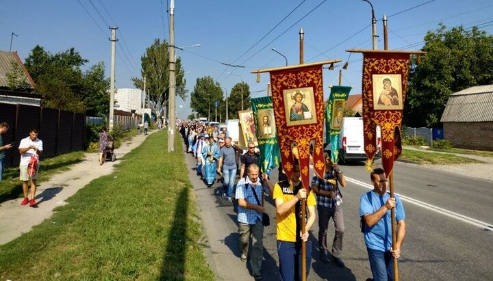 Хресний хід у Свято-Єлизаветинський монастир в Комишевасі. Фото: СПЖ