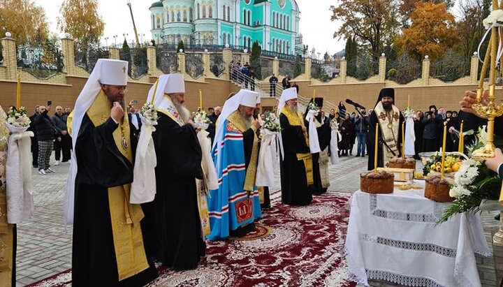 Metropolitan Onuphry during the consecration of the clinic of St. Luke in Bancheny. Photo: news.church.ua