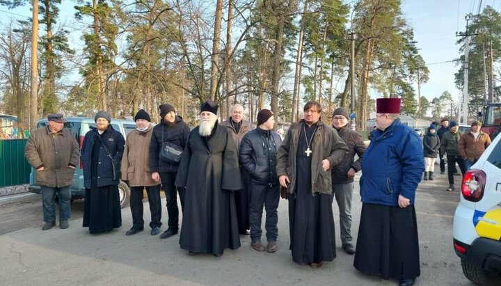 Конфлікт у смт. Клавдієво-Тарасове між УПЦ КП та ПЦУ. Фото: Facebook-сторінка УПЦ КП