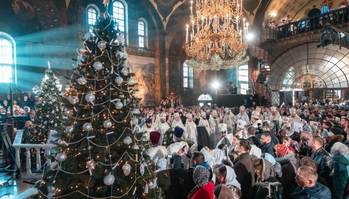 Праздничная литургия в Киево-Печерской лавре. Фото: news.church.ua