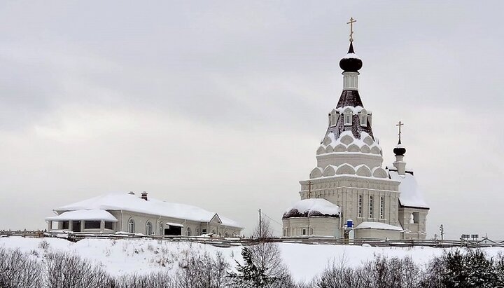 Храмовый комплекс в поселке Краснояр Свердловской области. Фото: ekaterinburg-eparhia.ru