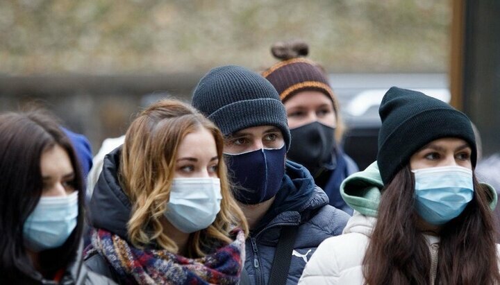 В «оранжевой» карантинной зоне уже семь областей, одну из которых переведут в «красную» . Фото: rbc.ua