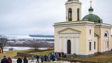 Власти хотят отдать ПЦУ храм в Хотине, который подняли из руин верующие УПЦ