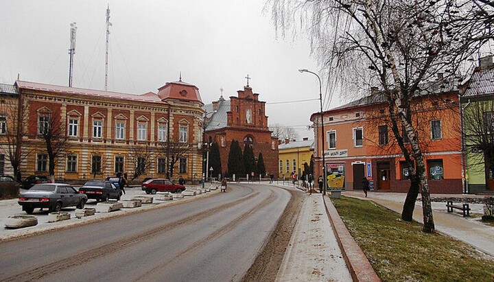 У Городку Львівської області заборонили діяльність УПЦ