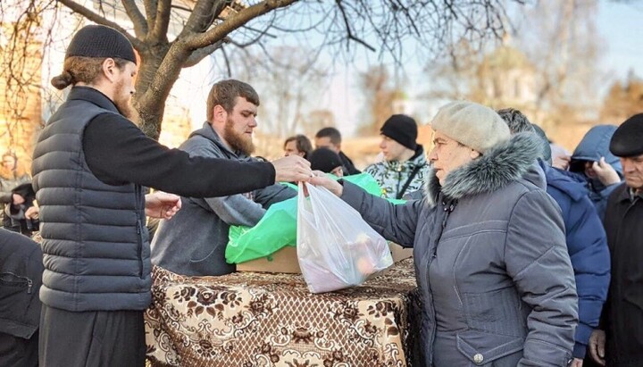 Монастир УПЦ роздав тисячу продуктових наборів малозабезпеченим Ніжина