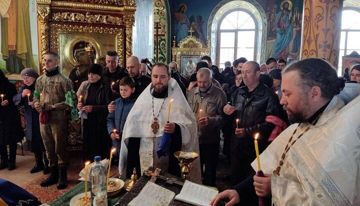 В Одеській єпархії УПЦ попрощалися з шістьма воїнами