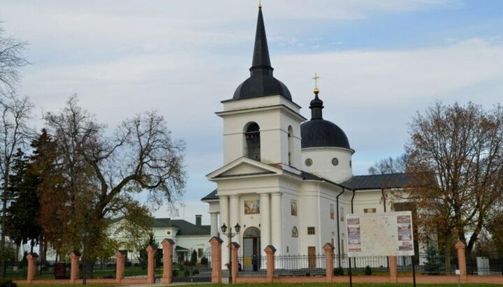 Воскресенский храм в Батурине. Фото: md-ukraine.com