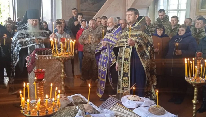 В Запорожской и Сарненской епархиях УПЦ отпели воинов