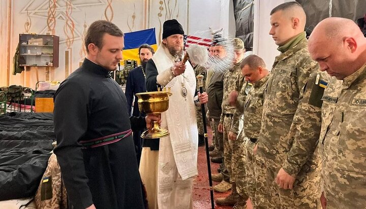 Архиепископ Болградский Сергий посетил воинскую часть в Измаиле. Фото: facebook-страница Одесская епархия