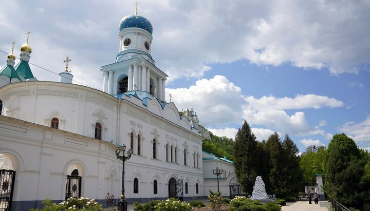 У Святогірській лаврі розповіли, як живе обитель в зоні бойових дій