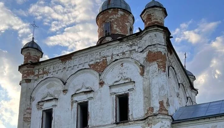 У Сумській і Дніпропетровській областях від обстрілів постраждали храми УПЦ