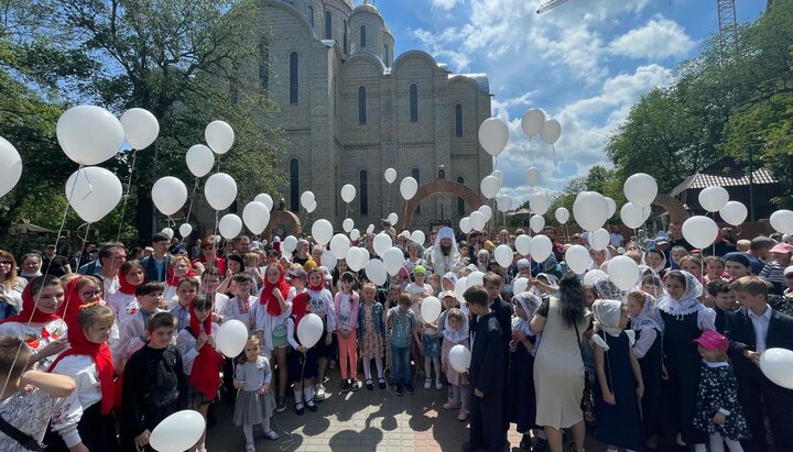 Детский праздник, организованный Черкасской епархией. Фото: cherkasy.church.ua