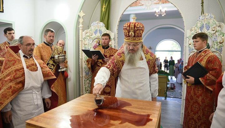 Великое освящение храма в честь Святой Троицы. Фото: пресс-служба Запорожской епархии