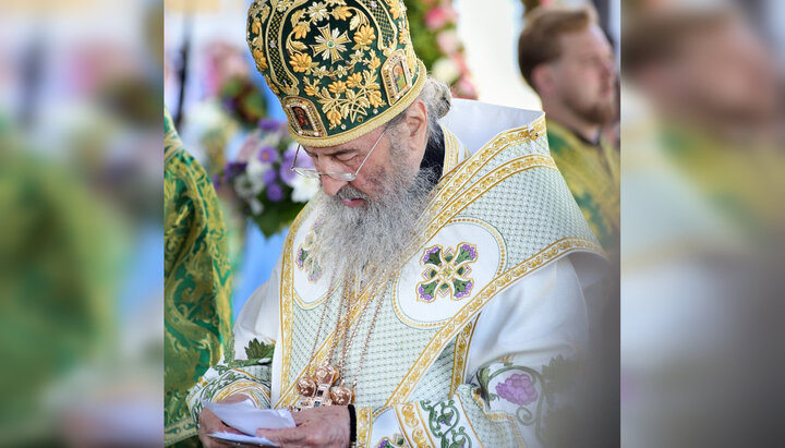 Предстоятель внемлет просьбам людей