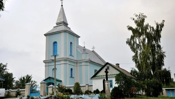 Петропавловский храм в селе Хоров. Фото: rivne.church.ua