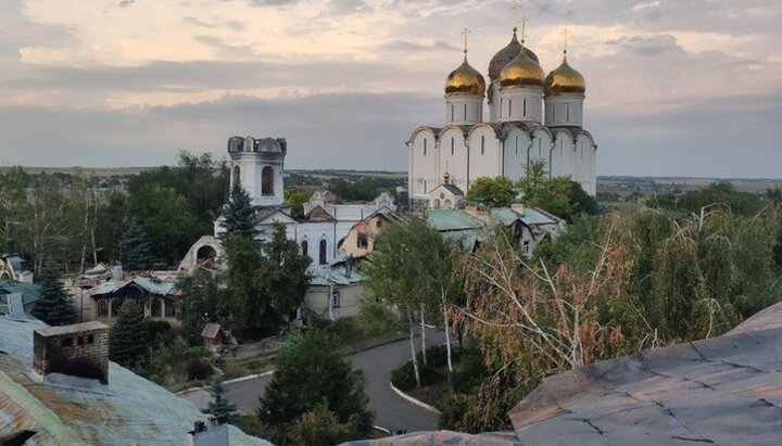 Від обстрілів постраждав Успенський монастир під Волновахою, є поранені