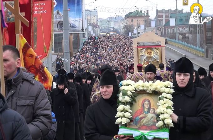 В Ровно в день Торжества Православия прошел Крестный ход с иконой свт. Николая Чудотворца (ВИДЕО)