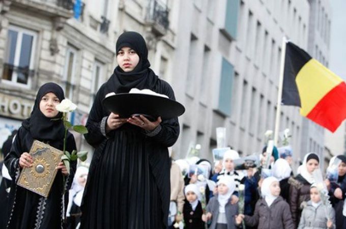 Бельгийские мусульмане заявили, что терроризм никакого отношения к исламу не имеет