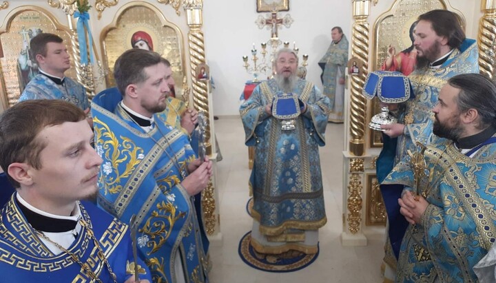 Перша літургія у новому храмі села Сусваль. Фото: СПЖ