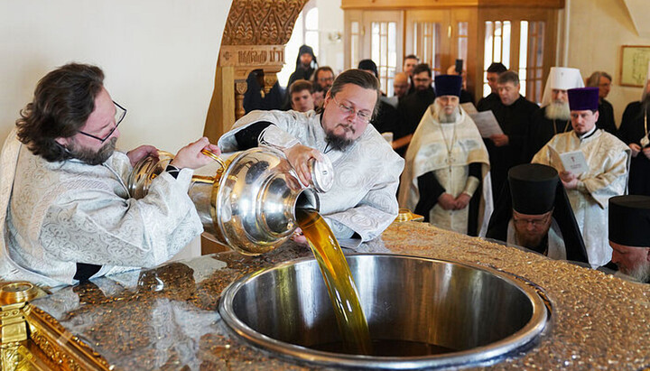 Чин мироваріння у московському Донському монастирі. Фото: patriarhia.ru