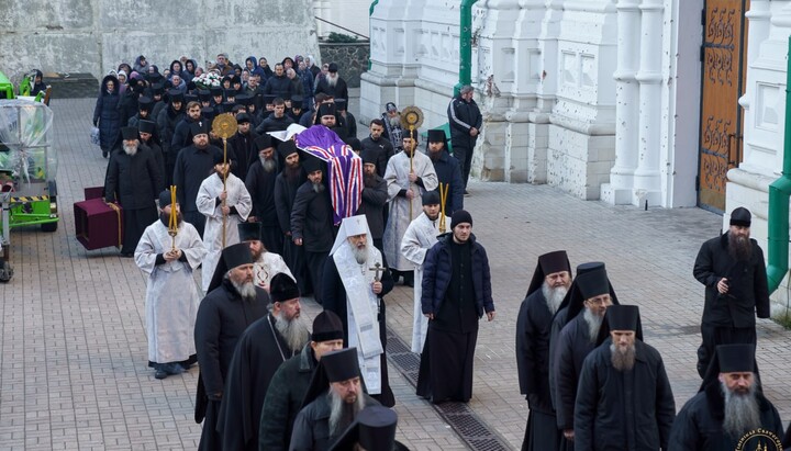 Відспівування єпископа Інокентія (Шестопаля). Фото: пресслужба Святогірської лаври