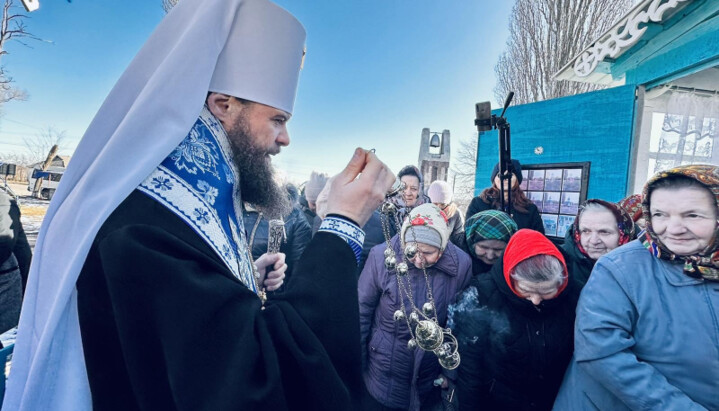 Митрополит Олександрійський і Світловодський Боголєп освятив каплицю. Фото: alexandria-eparhia.org.ua