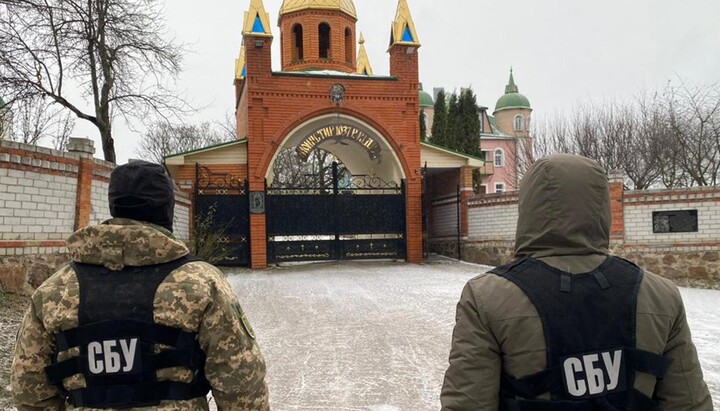 СБУ пришли с обыском в Церковь. Фото: СБУ