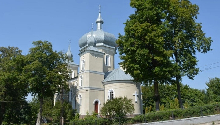 Свято-Вознесенський храм УПЦ у с. Зіньків Хмельницької області. Фото: ye.ua