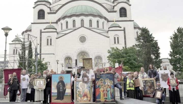 Перед відправленням хресного ходу. Фото: газета «Вечірні новини»