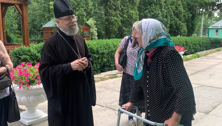 В белоцерковском монастыре УПЦ поселили беженцев из Донецкой области. Фото: Telegram-канал Белоцерковской епархии 